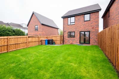 3 bedroom house at Albion Place - Image 11