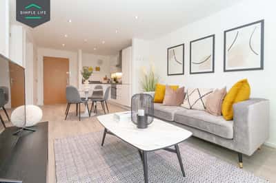 1 bedroom apartment at Empyrean - Image 9