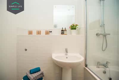 2 bedroom apartment at Park Grange House - Image 10