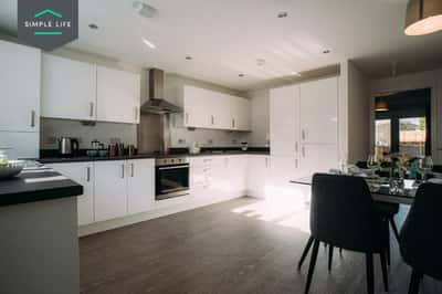 3 bedroom house at Prince's Gardens - Image 8