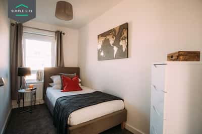 4 bedroom house at Prince's Gardens - Image 7