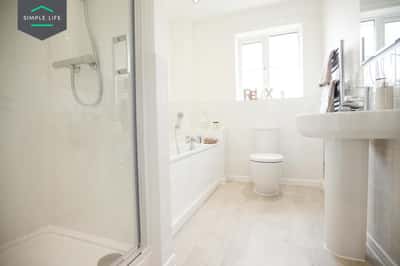 3 bedroom house at Hollystone Bank - Image 10