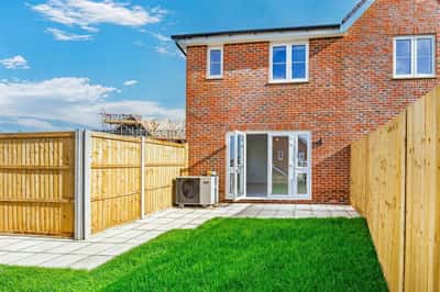 2 bedroom house at Ashdown House - Image 12