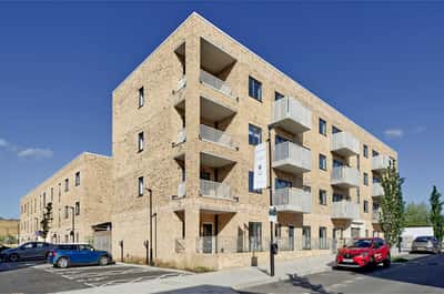 2 bedroom apartment at Springfield Parkside - Image 2