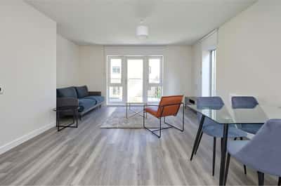 2 bedroom apartment at Springfield Parkside - Image 3