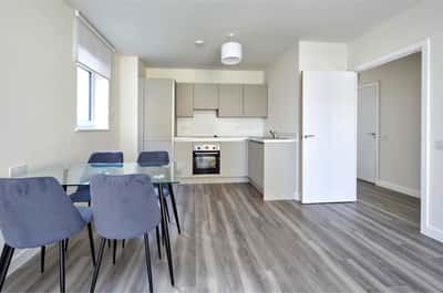 2 bedroom apartment at Springfield Parkside - Image 12