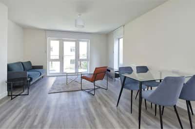 2 bedroom apartment at Springfield Parkside - Image 14