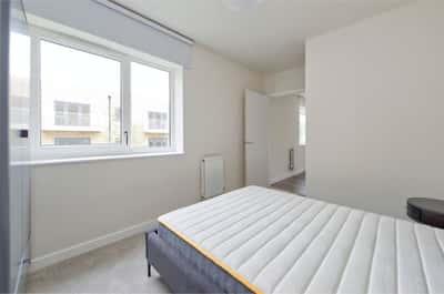 2 bedroom apartment at Springfield Parkside - Image 4