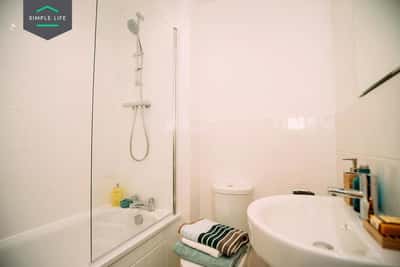 4 bedroom house at Wards Keep - Image 12