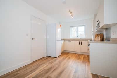 3 bedroom house at Stanton Cross - Image 2