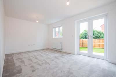 3 bedroom house at Stanton Cross - Image 5