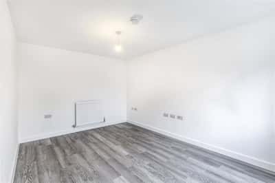 3 bedroom house at Stanton Cross - Image 7