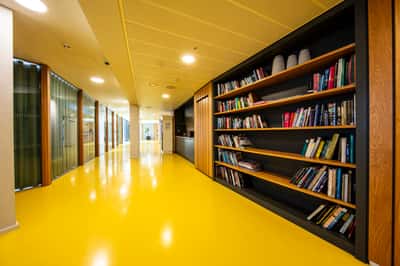 2 bedroom apartment at Alameda - Image 9