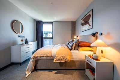 2 bedroom apartment at Alameda - Image 7