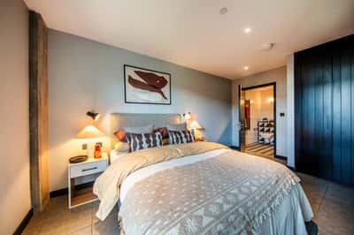 2 bedroom apartment at Alameda - Image 25