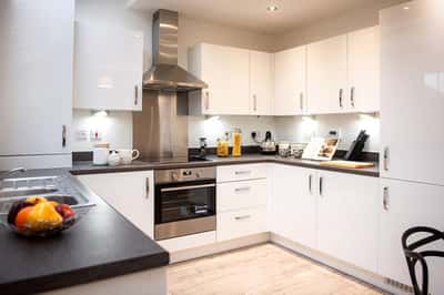 3 bedroom house at Lakedale at Whiteley Meadows - Image 2