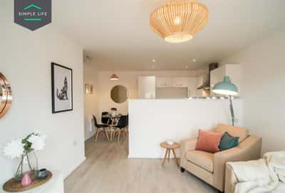 2 bedroom apartment at Canalside - Image 16
