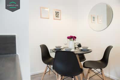 2 bedroom apartment at Canalside - Image 4