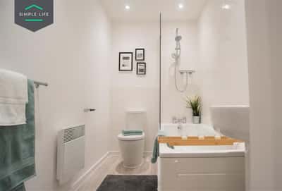 2 bedroom apartment at Canalside - Image 8