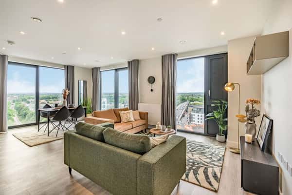 Apo Kew Bridge - Image 2