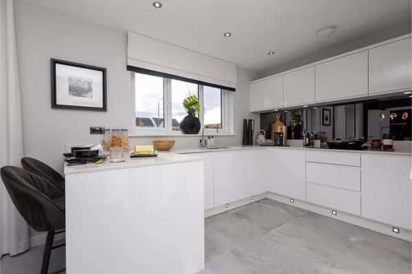 Eastview Manor - Image 4