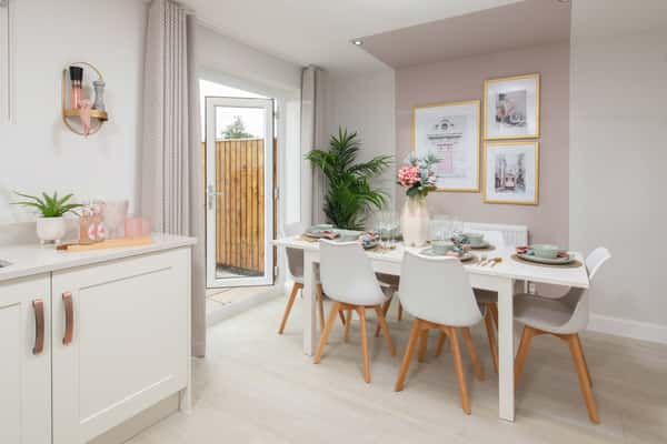 Queens Court - Image 11