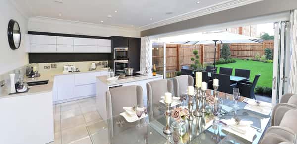 The Avenue - Image 1