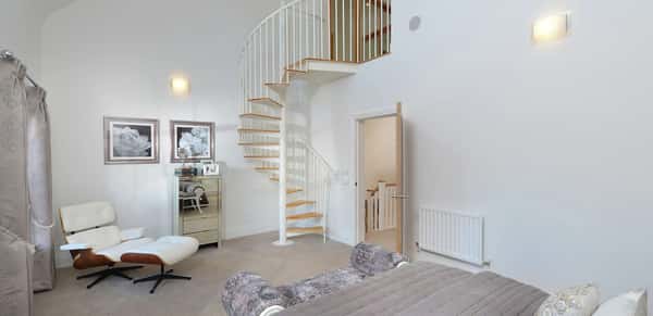 The Avenue - Image 3