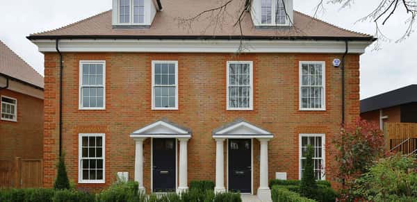 The Avenue - Image 8