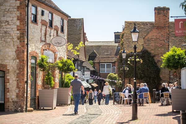 Birchwood, Farnham, Surrey - Image 12