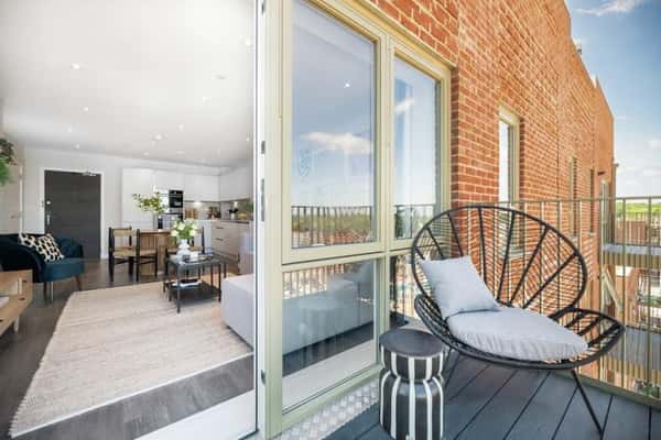 South Oxhey Central - Image 8