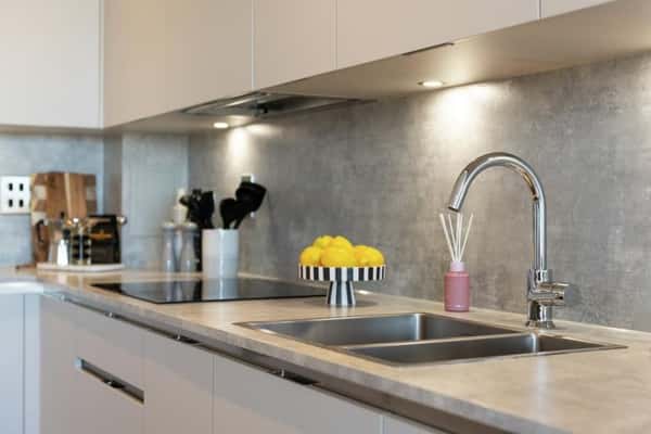 South Oxhey Central - Image 19