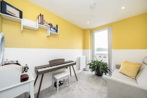 Lismore Boulevard, Colindale - Image 8