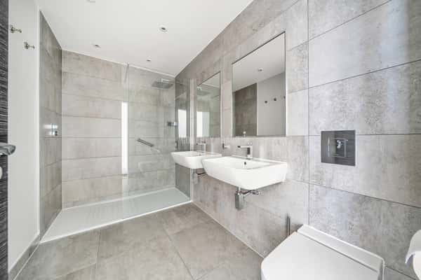 New Burghley House, Mill Hill East - Image 9