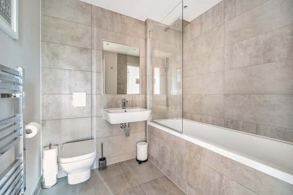 New Burghley House, Mill Hill East - Image 11