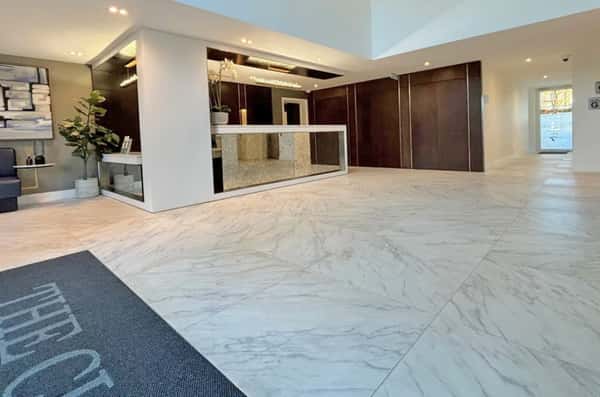 New Burghley House, Mill Hill East - Image 12