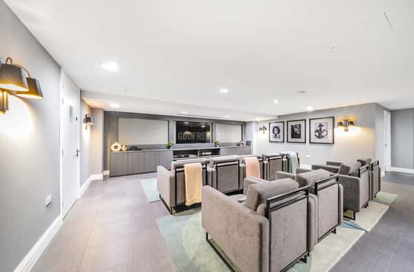 New Burghley House, Mill Hill East - Image 13