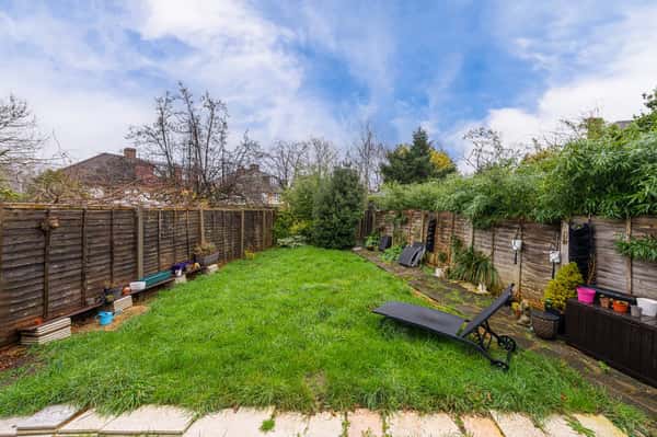 Newark Way, Hendon - Image 10