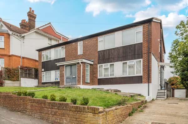 Woodville Road, Barnet - Image 1