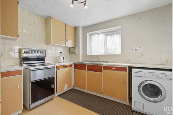 Piercys, Basildon - Image 5