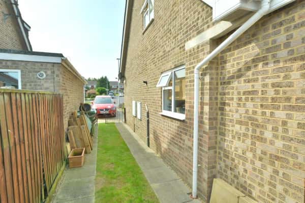 Cockerell Close, Wimborne - Image 16