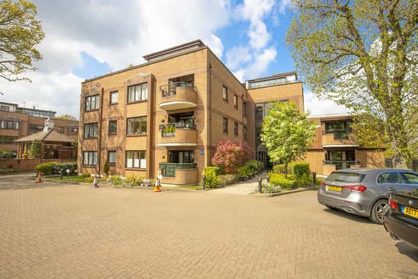 Epping New Road, Buckhurst Hill - Image 1