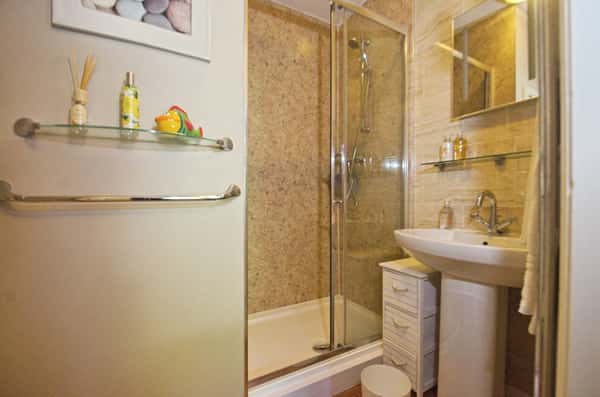 Church Road, Caldicot - Image 15