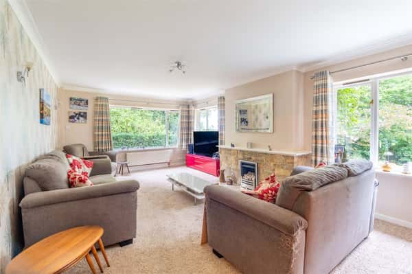 Park Homer Drive, Colehill - Image 4