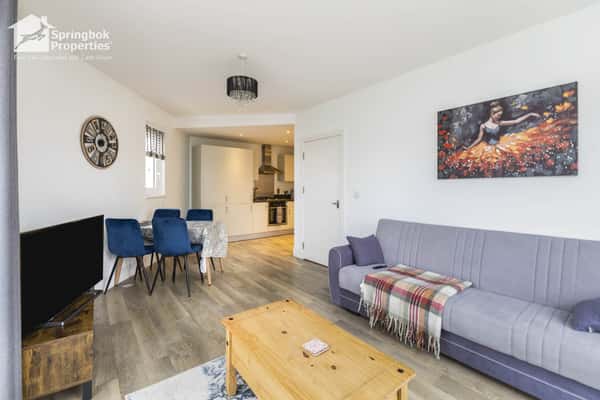 Bloomery House, Crawley - Image 3