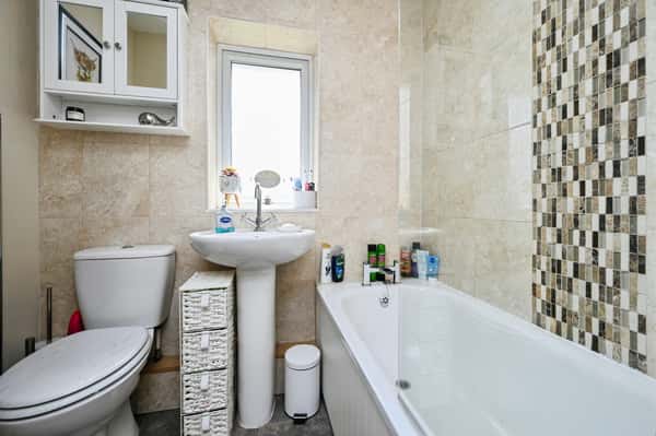 Parks Avenue, South Wingfield - Image 12