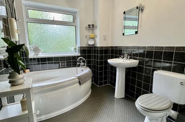 Chapel Rise, Avon Castle, Ringwood - Image 18