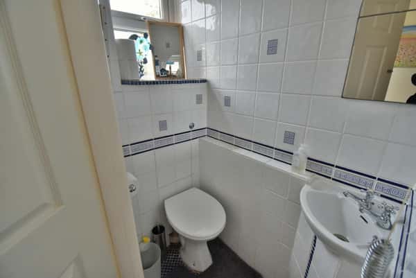 Medway Road, Ferndown - Image 10