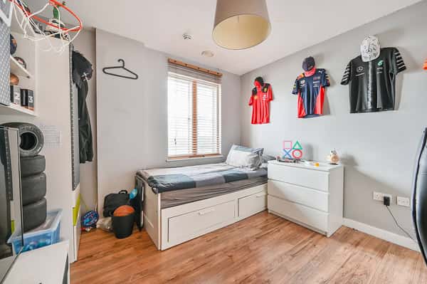 Luminosity Court, Hanwell - Image 6