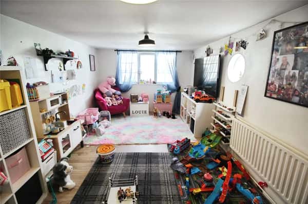 South Road, High Green - Image 13